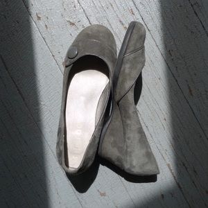 Suede wedges size 6 Me Too